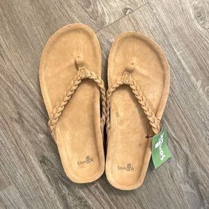 Suede Sanuk sandals with arch support